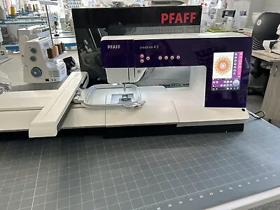 Pfaff Creative 4.5. Ex Display • £3299