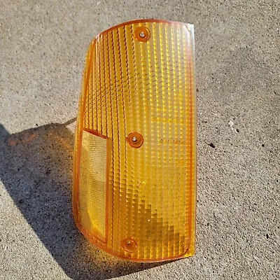 Volvo 240 Passenger Side 3 Screw Amber Turn Signal Lens Corner 242 244 245 Rare • $80