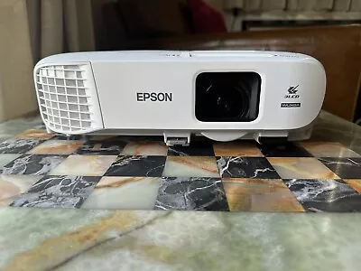 Epson EB-990u 3800 Lumens Cinema Projector HDMI Full HD 1080p WUXGA • £390