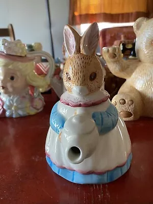 Vintage Mrs. Rabbit Tea Pot • $14.99