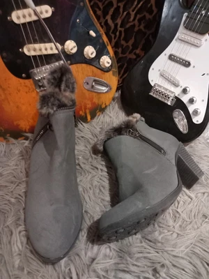 £40 • Buy Women Pavers Grey Suede Ankle Boots With Fur Cuff And Side Zip  Size 40
