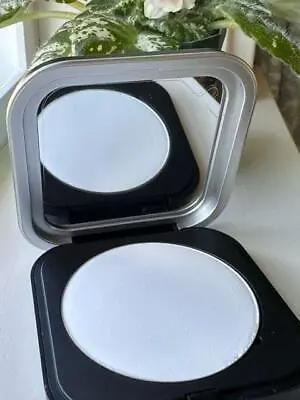 MAKE UP FOR EVER Ultra HD Microfinishing Pressed Powder 01 ~ 6.2 G / 0.21 Oz • $23.50