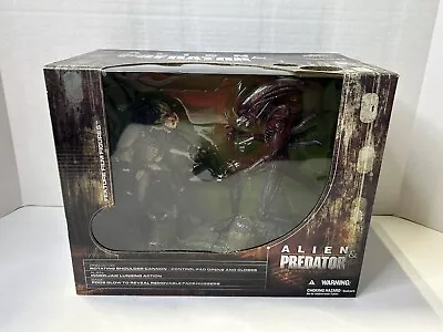 Vintage 2002 McFarlane Movie Maniacs Alien & Predator Deluxe 2 Pack Sealed J6 • $59.99