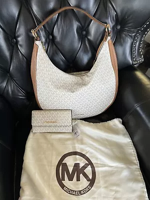 Michael Kors Handbag • $142.55