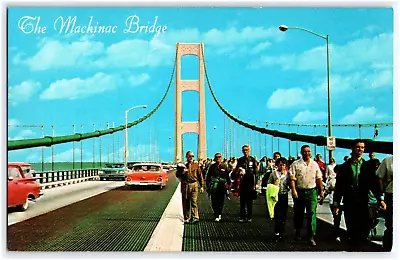MACKINAC BRIDGE PEOPLE WALKING AND CLASSIC 50s CARS MICHIGAN POSTCARD • $4.65