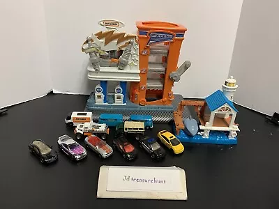 Super Cool Matchbox Play Sets & Die-Cast Vehicle Lot Pre-Owned 🔥🔥🔥 • $14.95