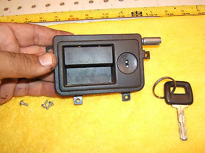 Volvo 1997 850 Sedan Front Dash Glove Box OEM 1 Locks / Handle & Working 1 Key • $81