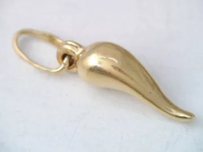 Vintage Italy 18k Yellow Gold Italian Horn Pendant • $145