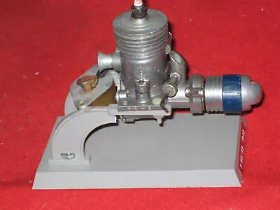 EX VINTAGE 1946 ROGERS 29 GAS SPARK IGNITION MODEL AIRPLANE ENGINE WSTAND • $14.95