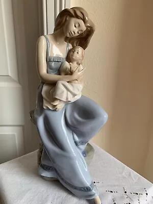 Lladro Nao Mum With Her  Child - Boxed • £125