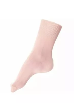 Ballet Socks (Pink Salmon )Child’s  Size 6/ 8.5 • £1.50