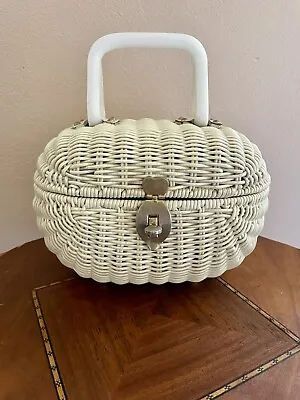 Vintage Wicker Purse White Oval Plastic Handle Made In Korea Vinyl Interior READ • $24.99