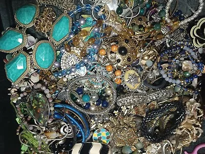 £2 • Buy 2KG Jewellery Good Wearable Bundle Joblot 2
