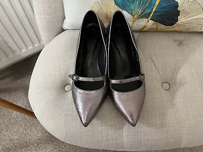 M&S Collection Insolia Pewter Heel Court Shoes - Size UK 3.5 Wide • £7.95
