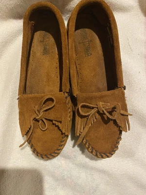$13 • Buy Minnetonka Kilty Moccasin Brown Women's Size 8.5 