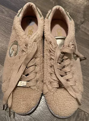 G By GUESS Womens Meeko 3 Faux Fur Shoes Fuzzy Sneakers Beige US 7 New • $28.82