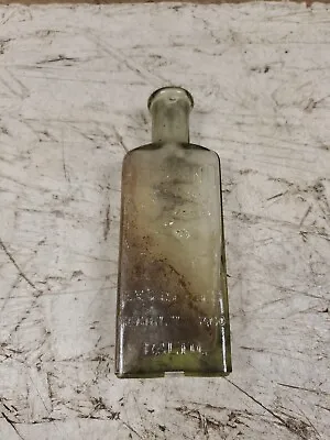 Rare McCormick & Co. BEE BRAND Flask Style Embossed Chemists Baltimore MD Bottle • $150
