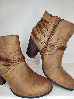 Madden Girl Chunky Heeled Brown Ankle Boots. Women's Size 7.5.  Good Condition • $16.99