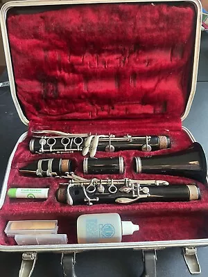 Bundy Clarinet  W/ Hard Case Vintage -Service May Be Required. • $31