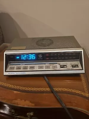 Vintage 80s GE General Electric AM FM Alarm Clock Radio Wood Grain Model 7-4672A • $20