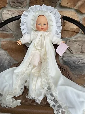 UNPLAYED WITH Madame Alexander PRISTINE Vintage Victoria Christening Doll Set • $89.95