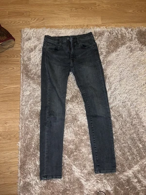 £20 • Buy Mens Levi 519 Jeans 30 32