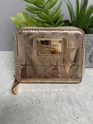 Michael Kors Wallet Gold Metallic • $26