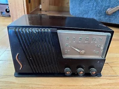 Vintage Tube Radio SILVERTONE Model N24400 • $24.99