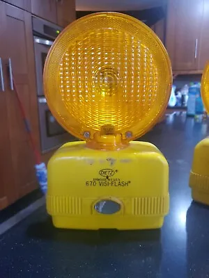 Dietz Visi-Flash 670 Yellow Barricade Construction Safety Light Vintage • $25