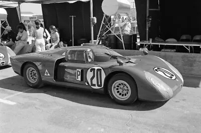 The Udo Sch�tz Nino Vaccarella Alfa Romeo T33 2 Sports Car 1968 Old Photo 2 • $10