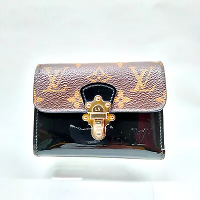 Louis Vuitton LV Wallet  Black Enamel 1184654 • $58