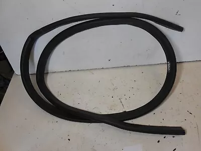 2006-2012 Mercedes R350 Under Hood Weatherstrip Gasket Rubber Seal 2518890098 • $33