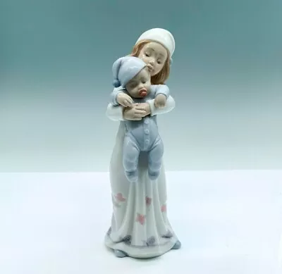 Lladro #8019 Going To Bed (Girl Carrying Baby To Bed)  ~ Gorgeous Details!! • $129