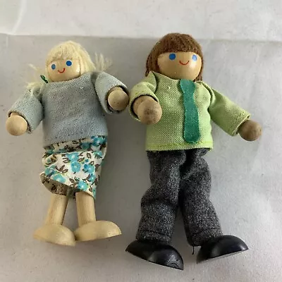 $5.99 • Buy 2 Posable Wooden Dollhouse Dolls Figures Ryan's Room Melissa & Doug Dad Daughter