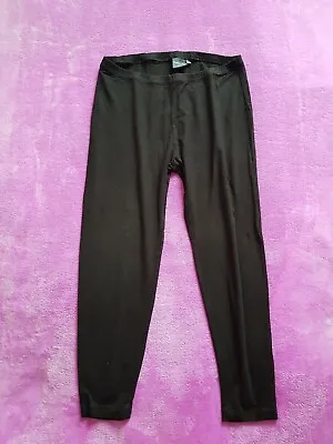 FunMum.com Maternity Size XS Under Bump Cropped Leggings - Black • £1