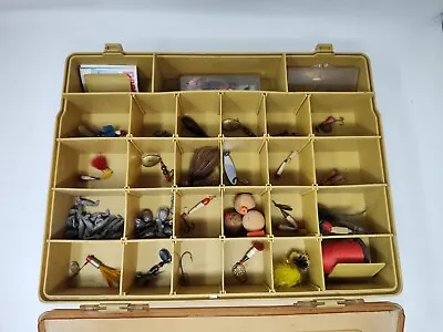 VTG OLD PLANO TACKLE BOX Magnum W/ LURES FLY ROD FLIES FISHING SPINNERS LOT • $99.95