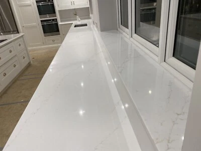 Kitchen Cabinets And 20mm Quartz Kitchen Worktop • £1