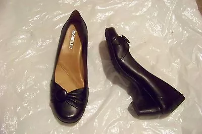 Womens Michelle D Black Leather Heels Shoes Size 7 • $22.99