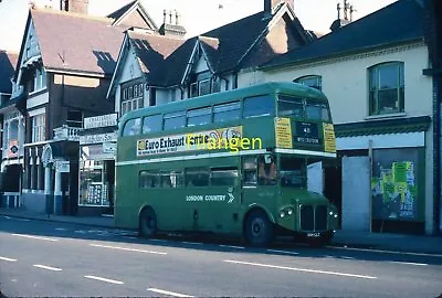ORIGINAL BUS COLOUR SLIDE London Country RMC1504 On Route 411 • £1.25