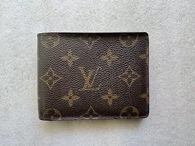 Authentic Louis Vuitton  Bifold Wallet Monogram • $32