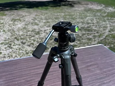 Vanguard VEO 2s 235CP Tripod With Head • $80