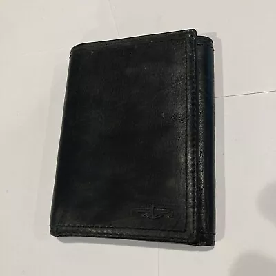 Dockers Men's Slim Trifold Wallet One Size Black  • $0.99