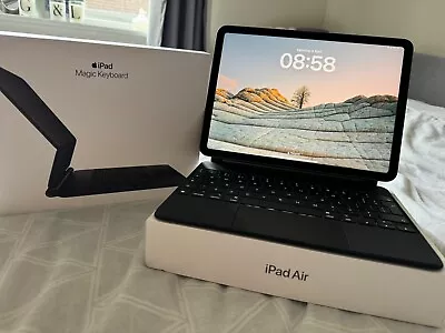 Apple IPad Air 5th Gen. 64GB Wi-Fi 10.9in - Space Grey + Apple Magic Keyboard • £650