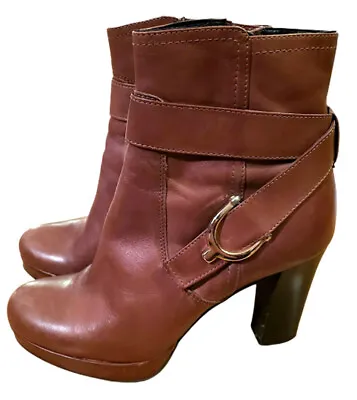 LA CANADIENNE 39 8.5 Brown Leather Platform 4  Booties Boots Heel Buckle Cognac • $47.59
