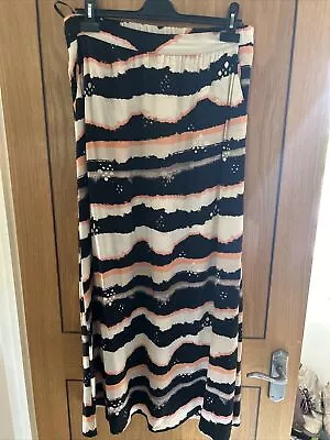 M&S Long Length Ladies Skirt Size 12  • £0.99