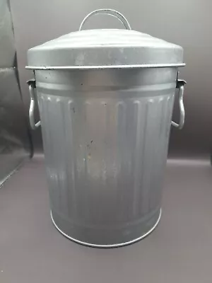 Mini Table Trash Can Desktop Garbage Metal Rubbish Bin W/Lid Handles GUC  • $19.99