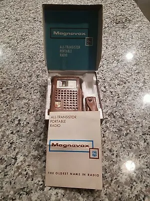 VINTAGE 1960's Magnavox Spectator All Transistor Portable  Radio Model 2-AM-70 • $59.99