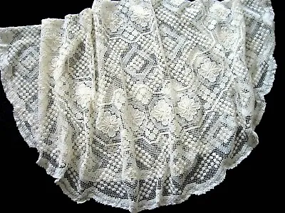 Fabulous Antique Vintage Italian Darned Knotted Lace Round Tablecloth 44  • $26.99