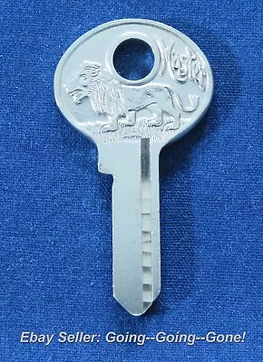 Original Vintage Master Lock Lion Key Blank Tiny Master Lock Key 7k M2 1092b Nos • $11.95