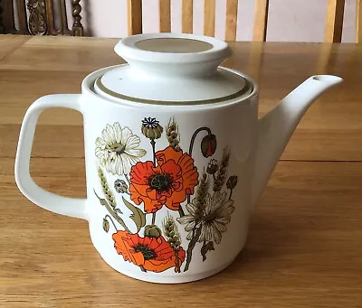 Vintage/Retro J & G Meakin 'Poppies' Teapot • £5